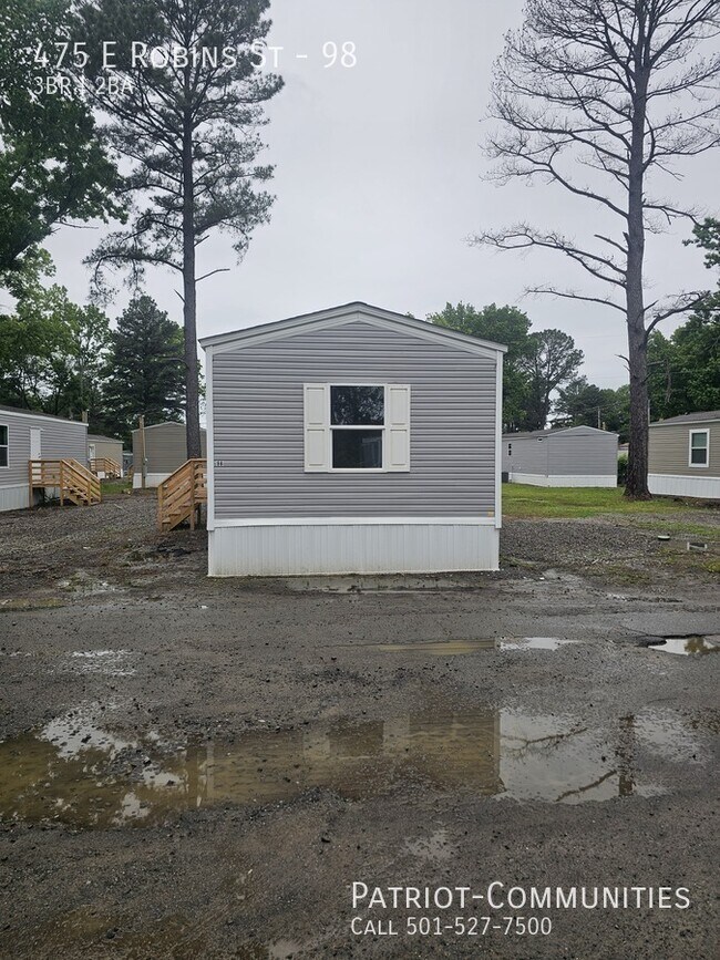 Building Photo - 475 E Robins St