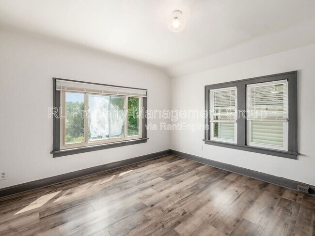 Building Photo - 439 Eldridge Ave