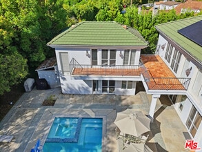 Building Photo - 703 Trenton Dr