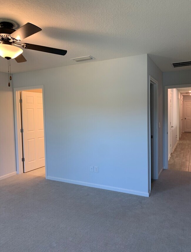 Building Photo - Stunning 3 Bed/2 Bath Home with Attached G...