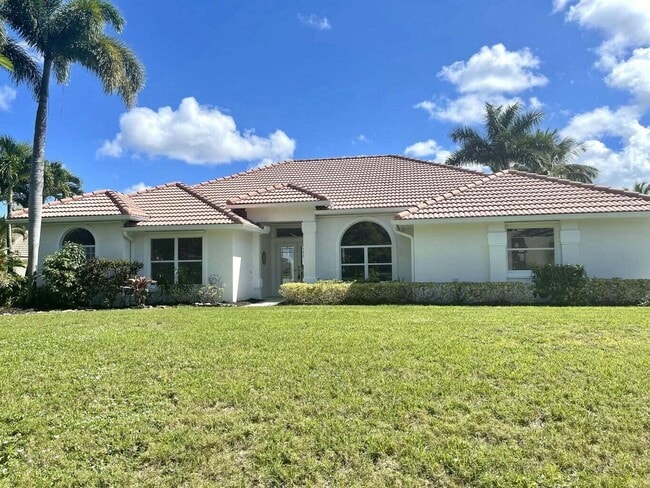 Building Photo - 4898 SW Lake Grove Cir