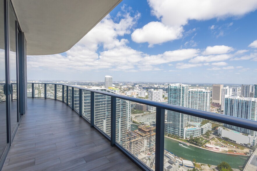 Balcony - 801 S Miami Ave