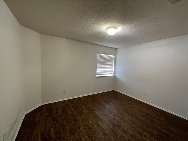 Building Photo - 3830 Castle Rock Cove
