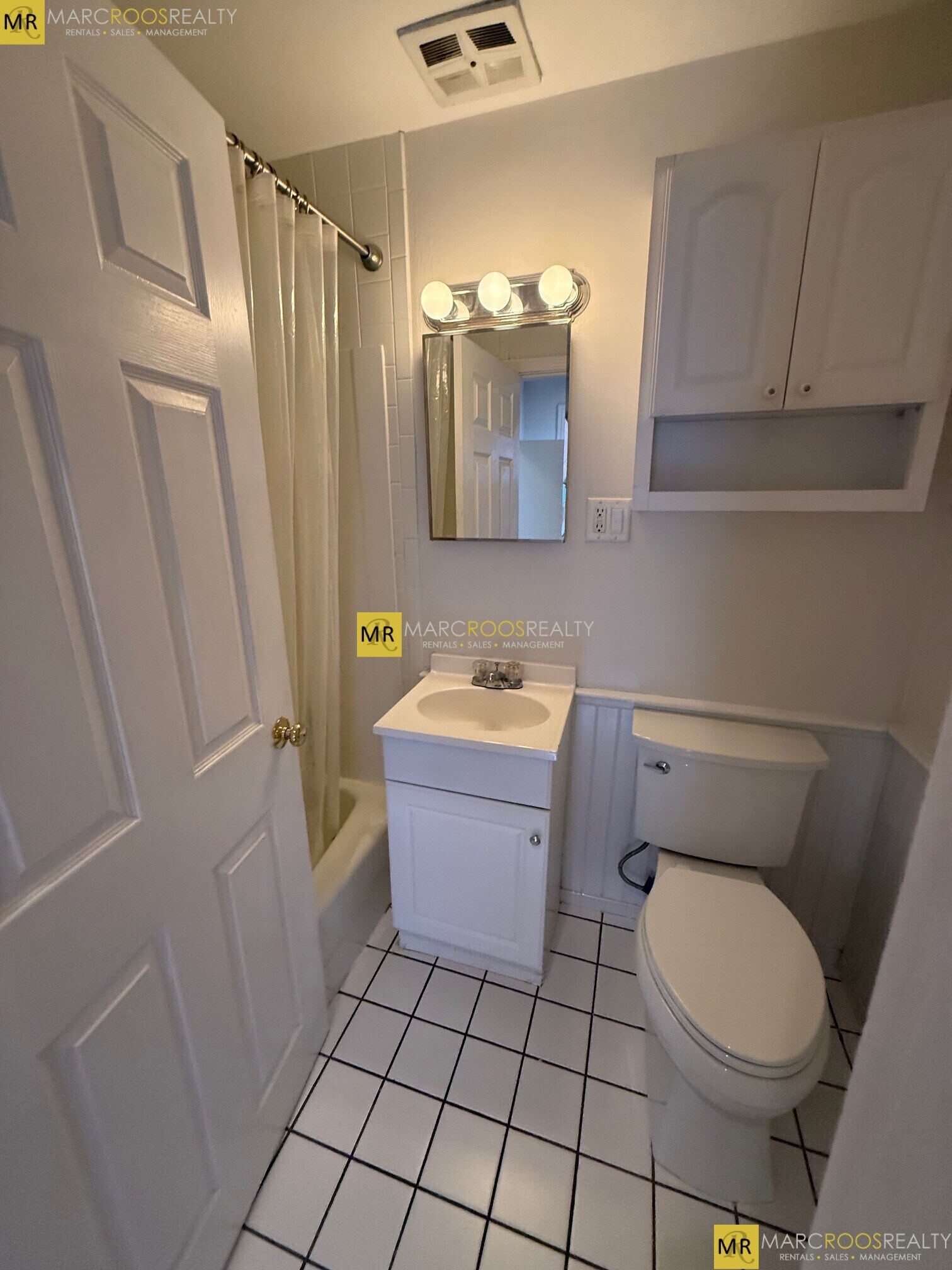 Building Photo - 672 Tremont St