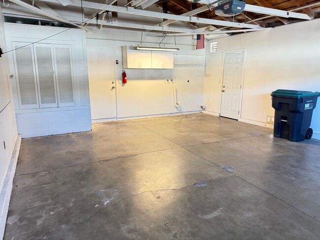 Building Photo - Mission Viejo Lease – 3 Bedrooms, 2 Bathro...