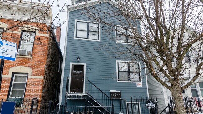 Primary Photo - 1933 S May St