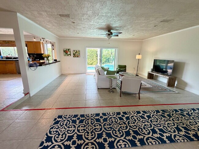 Building Photo - Gorgeous Pool Home in Satellite Beach!!