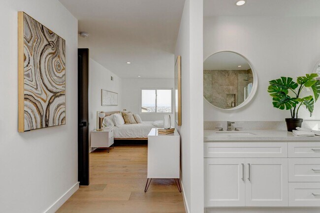 Building Photo - **3900 Paseo De Las Tortugas Torrance** Spacious 4 bedroom 3 bath with beautiful view!