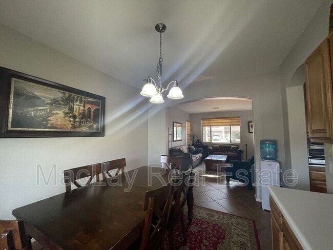 Building Photo - 1534 W Agrarian Hills Dr