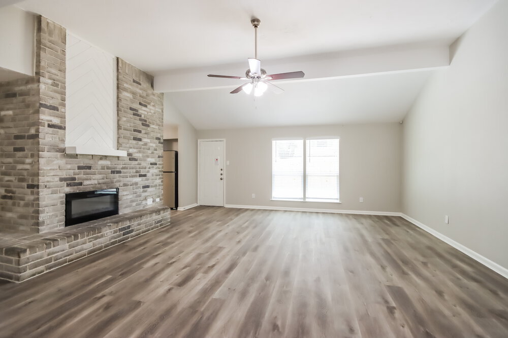Building Photo - 18806 Oak Bower Dr