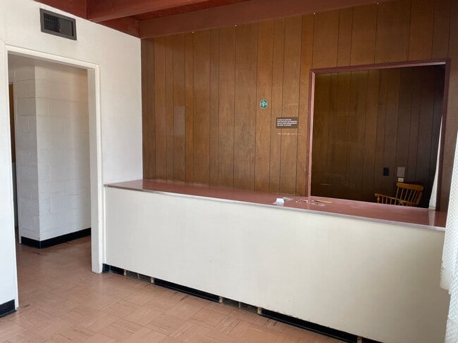 Building Photo - Business Space or Private Residence or Both! Or More?