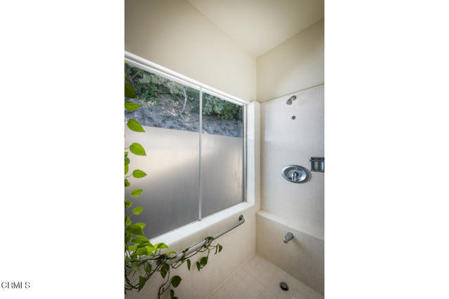 Building Photo - 3139 Linda Vista Rd