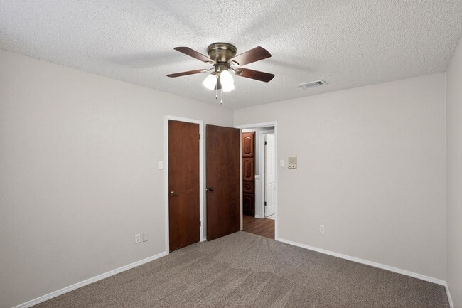 Building Photo - 2511 Ironwood Ct