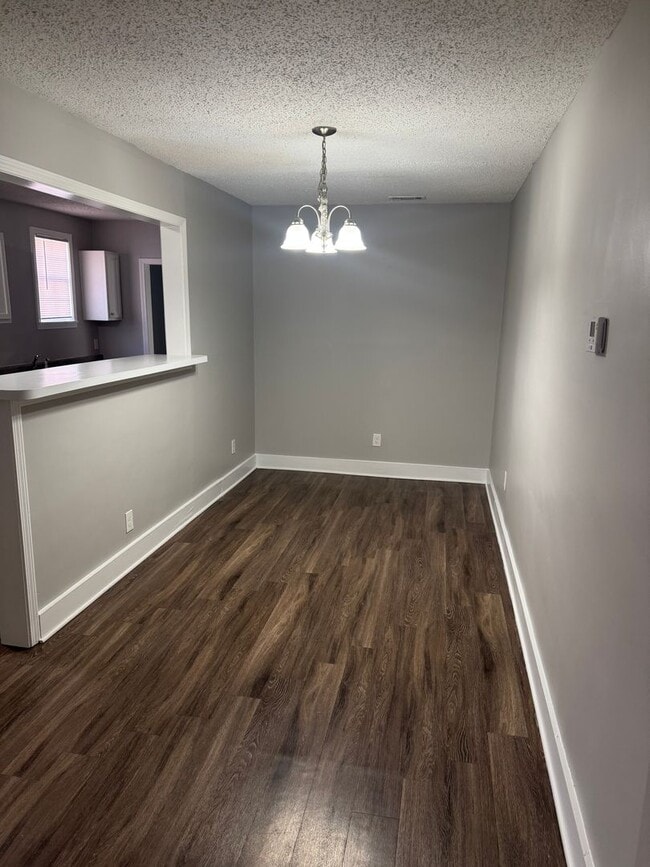 Building Photo - 944 Semmes St