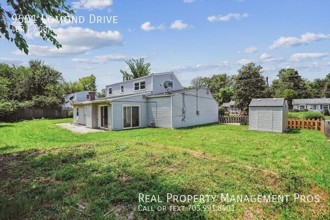 Building Photo - 9501 Lomond Dr
