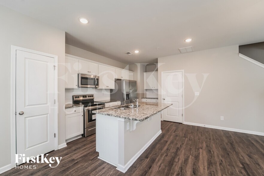 Building Photo - 2043 Cypress Village Dr NW