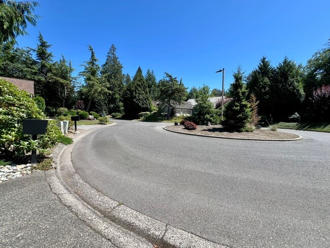 Building Photo - Beautiful 3-Bed 3-Bath home on Semiahmoo G...