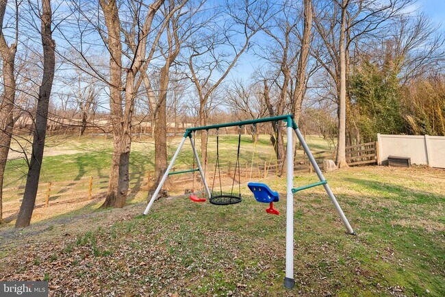 Building Photo - 19451 Youngs Cliff Rd