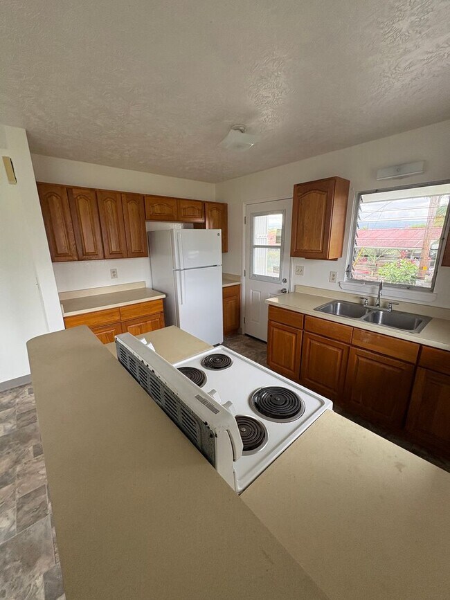 Building Photo - Beautifully Renovated 2Brdm 1 Bath in Hilo