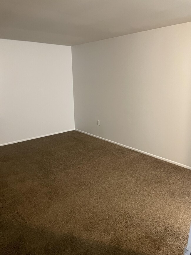 Building Photo - 66 Banner Ct