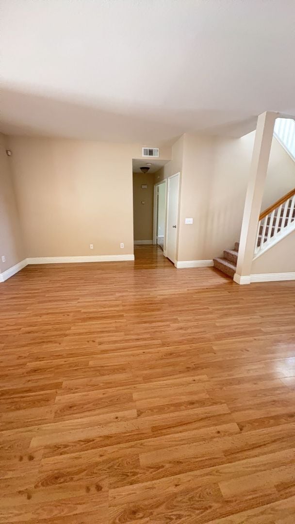 Building Photo - LARGE HOME WITH POOL! LOCATED CLOSE TO HWY...