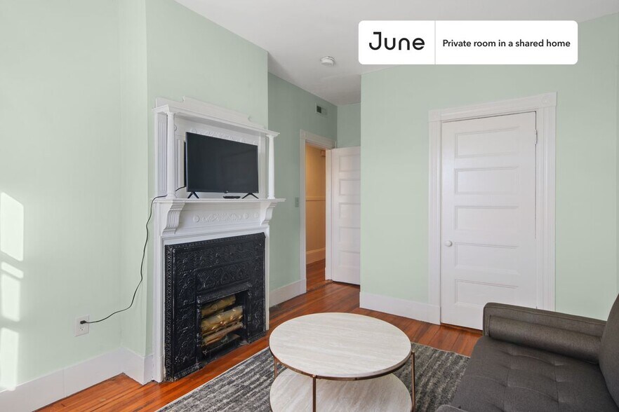 Building Photo - Room in Shared 4 bed/1.5 bath home