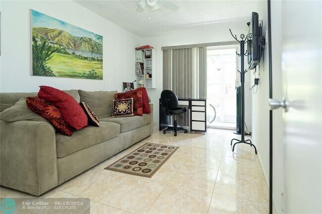 Building Photo - 13250 SW 7th Ct