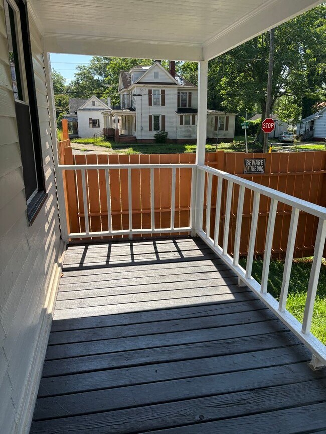 Building Photo - 916 Macon St