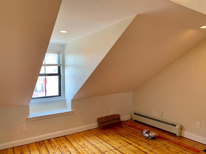 Building Photo - 614 Massachusetts Ave