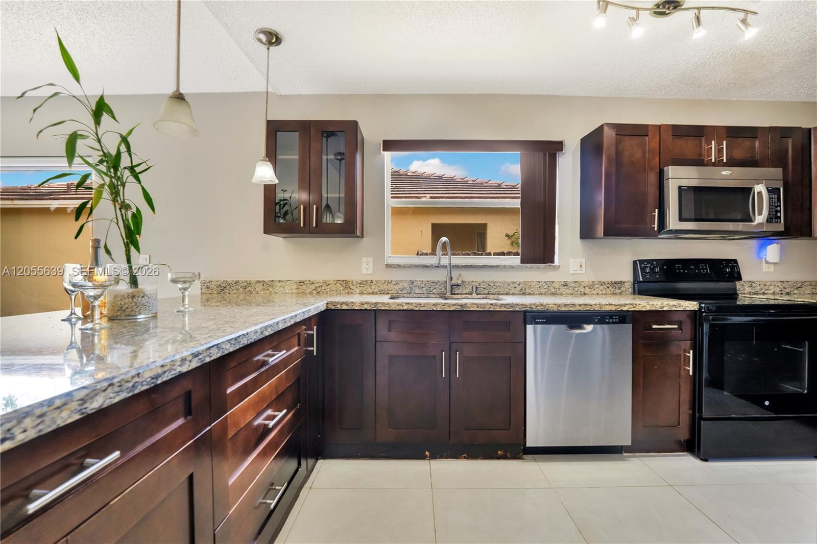 Building Photo - 14530 SW 156th Ave