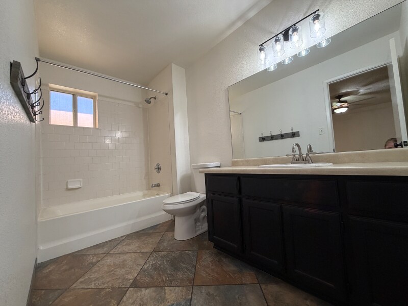 Building Photo - 6105 E 43rd Pl