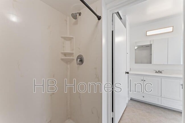 Building Photo - 322 Aoloa St