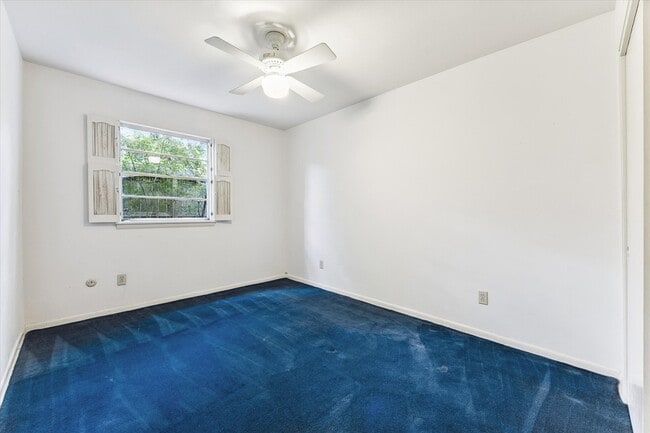Building Photo - 1031 Ridgeley Dr