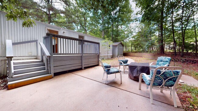 Building Photo - 4120 Glenola Dr