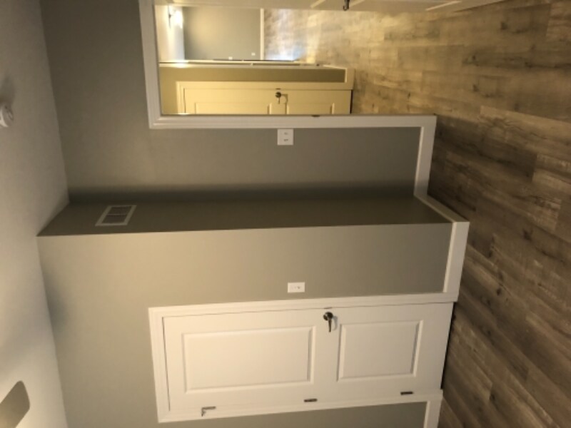 Building Photo - 628 Davis St