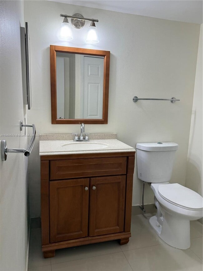 Building Photo - 16541 Blatt Blvd