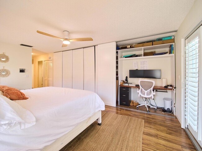 Building Photo - 2281 SW Starling Dr