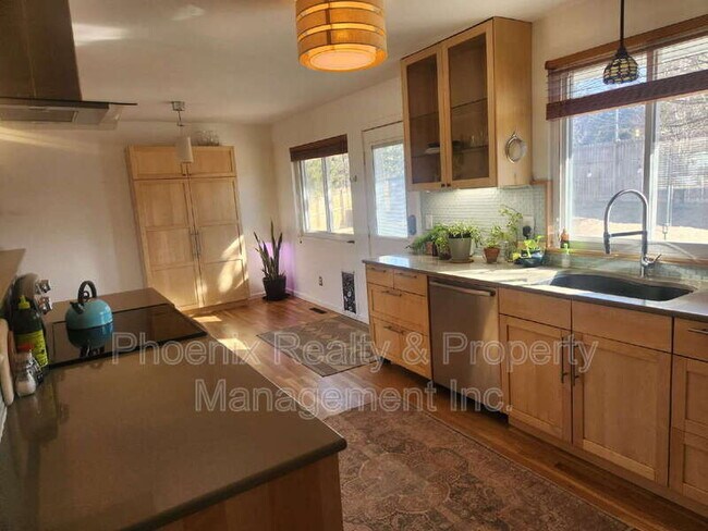 Building Photo - 1809 S Pratt Pkwy