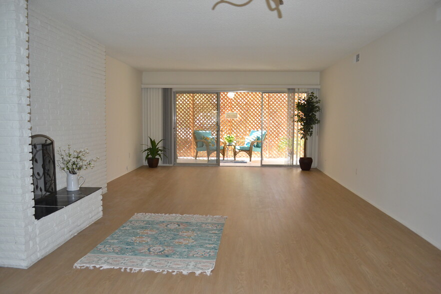 Living Room and Dining Area - The Continental Arcadia