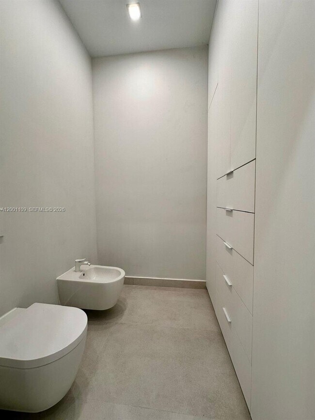 Building Photo - 223 NW 129th Ave