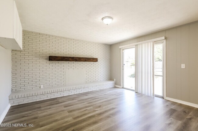 Building Photo - 2867 Holly Bay Rd
