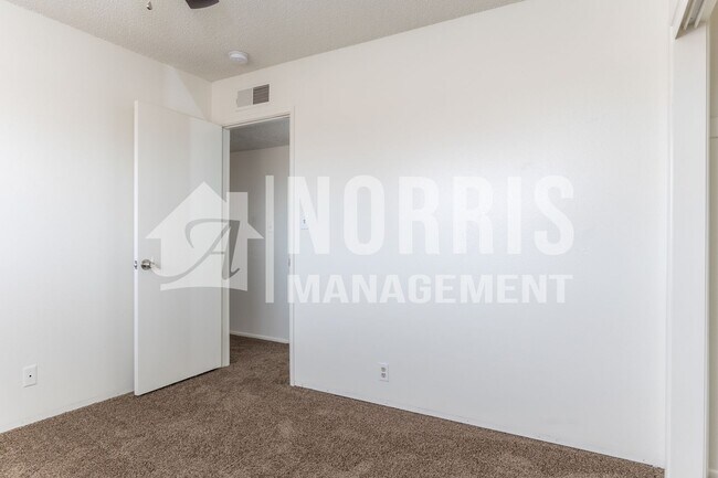 Building Photo - NO HOA, Brick Home and Located in Arizona ...