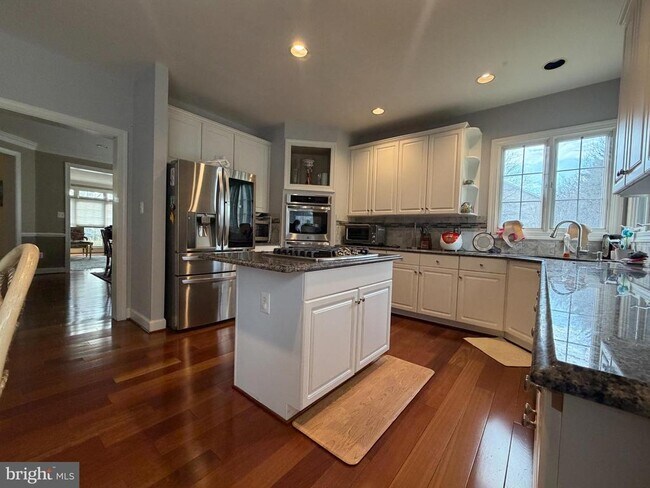 Building Photo - 8312 Wolftrap Rd