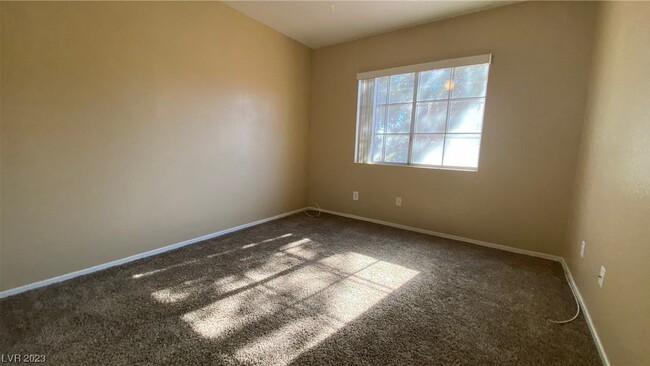 Building Photo - 8800 Sandringham Ave