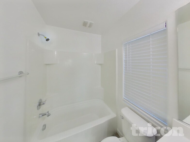 Building Photo - 10336 W Devonshire Ave