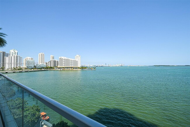 Building Photo - 1155 Brickell Bay Dr