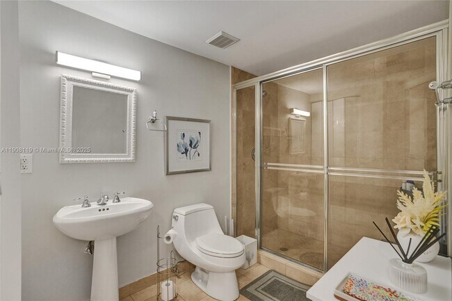 Building Photo - 9559 Collins Ave