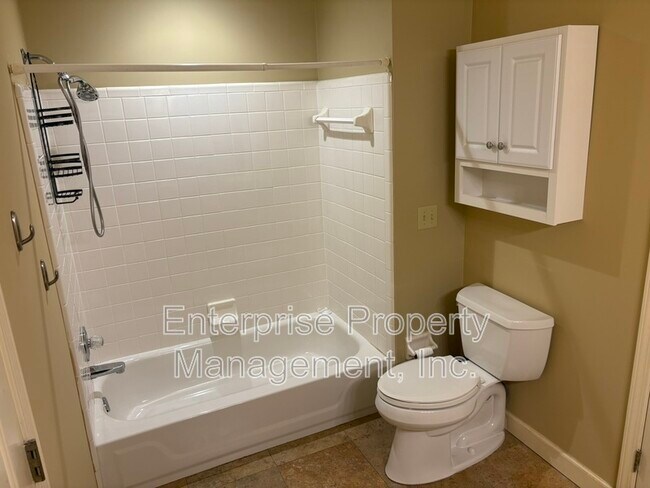 Building Photo - 958 Harbor View Dr