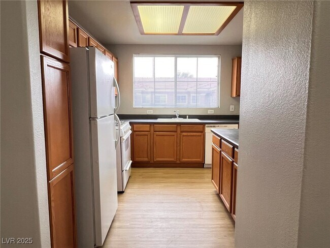 Building Photo - 833 Aspen Peak Loop