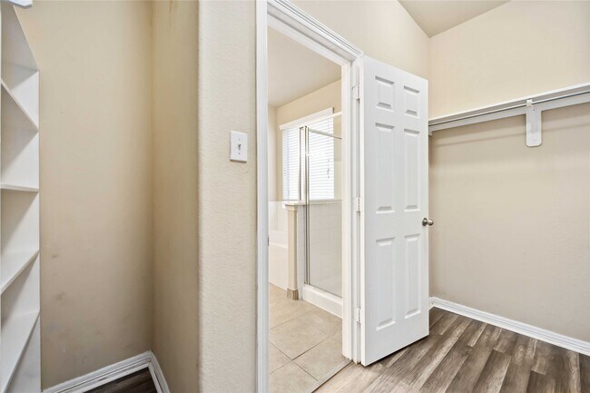 Building Photo - 6303 Atlasridge Dr